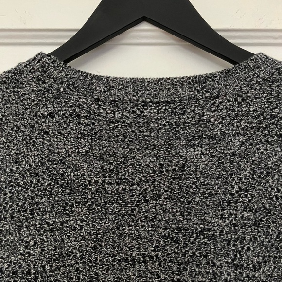 Calvin Klein oversized Heather Gray long crop sweater.  Crew neck Size Large - Picture 6 of 10